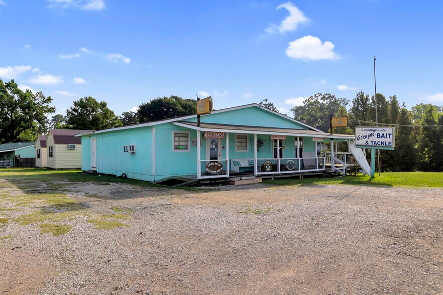 More Photos Of 13050 U.S. 190 hwy, Onalaska Freestanding For Sale