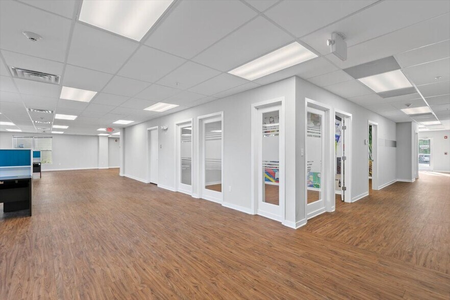 More Photos Of 34 Oakwood Ave, Norwalk Apartments For Lease