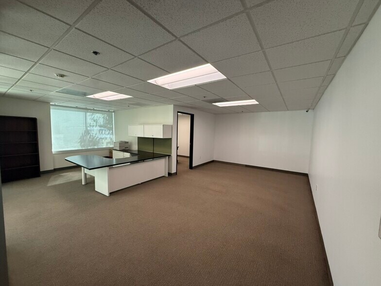 More Photos Of 15823 W Monte St, Sylmar Warehouse For Sale