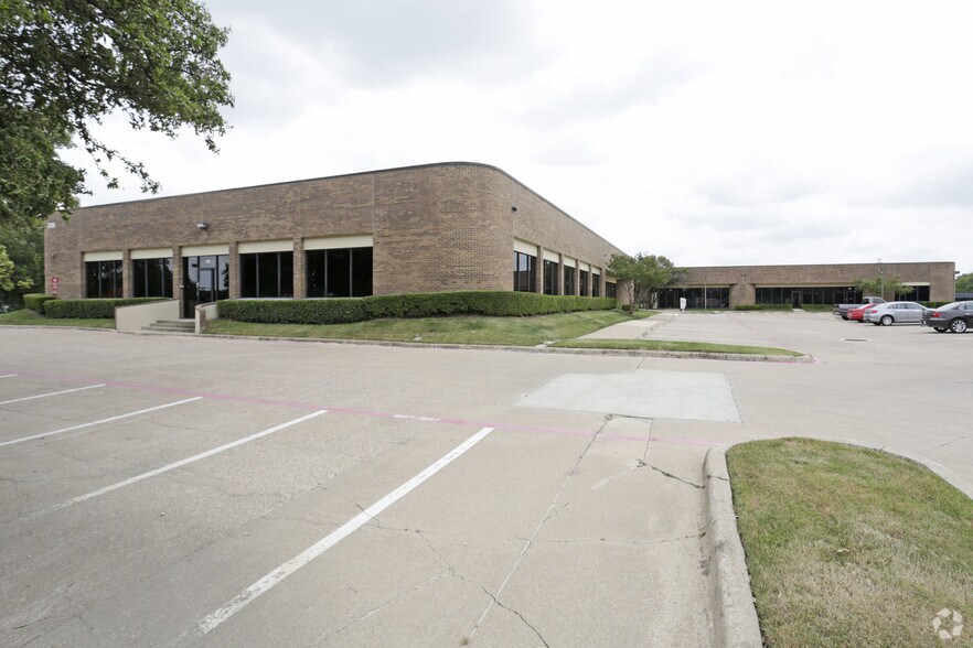 More Photos Of 1335 Valwood Pky, Carrollton Medical For Lease