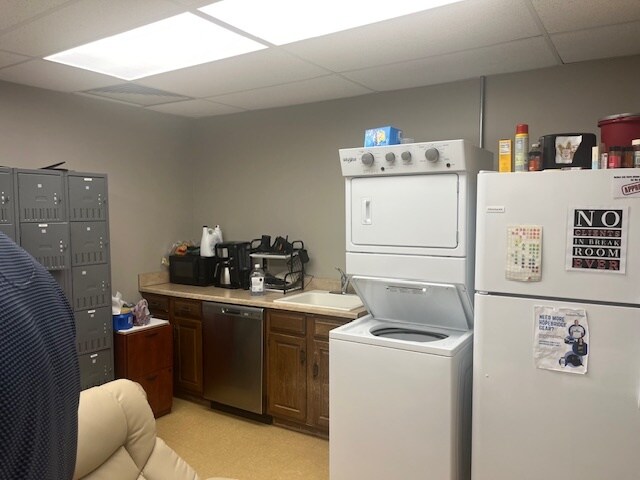 More Photos Of 6925 Parkdale Pl, Indianapolis Medical For Sale