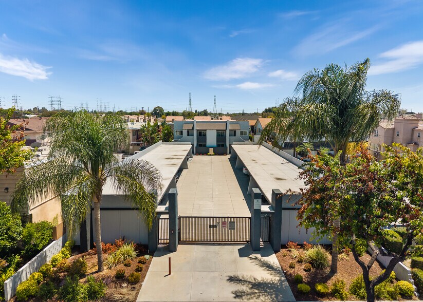 More Photos Of 9900 Ramona St, Bellflower Apartments For Sale