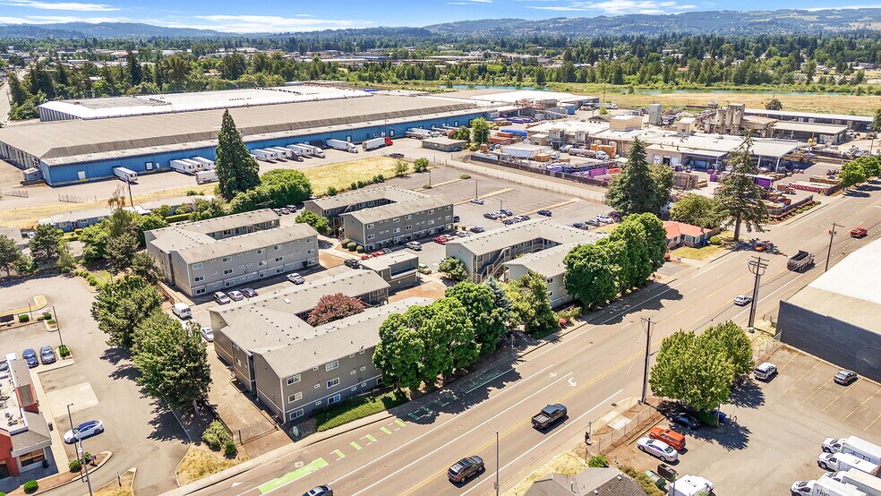 More Photos Of 2520 Hyacinth St NE, Salem Apartments For Sale