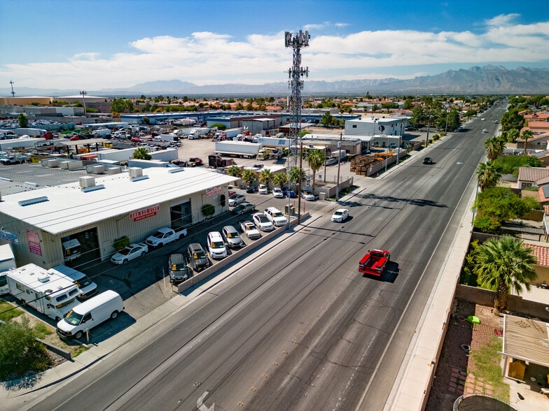 More Photos Of 2017 W Gowan Rd, North Las Vegas Warehouse For Lease