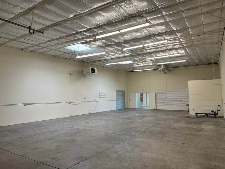 More Photos Of 872 Cottonwood Ln, Fernley Flex For Lease