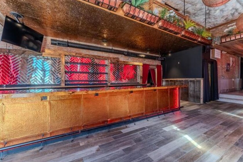 More Photos Of 178 S Wabash St, Wabash Storefront For Sale