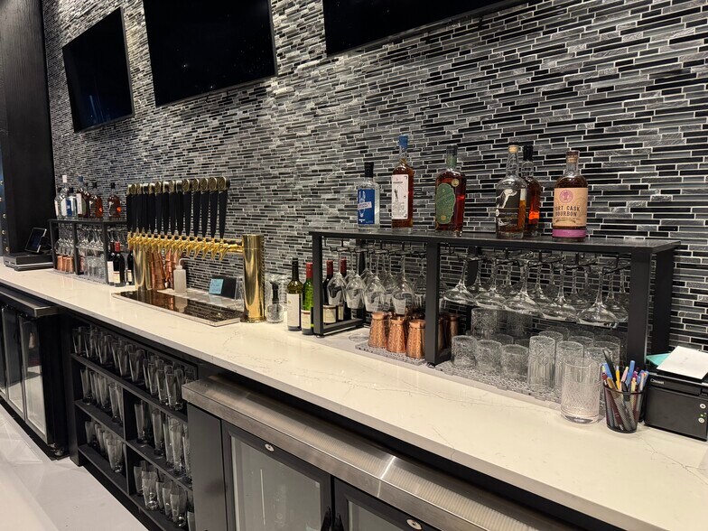 More Photos Of 19 Erie Blvd, Albany Apartments For Lease