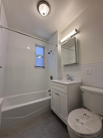 More Photos Of 8161 Woodhaven Blvd, Glendale Apartments For Sale