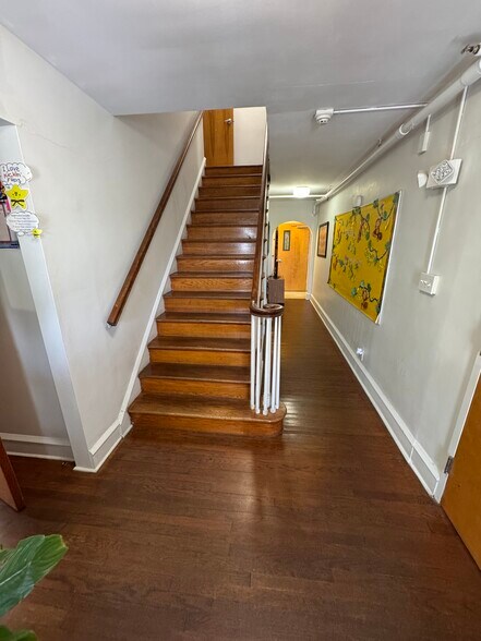 More Photos Of 189 Watsontown New Freedom Rd, Berlin Office For Sale