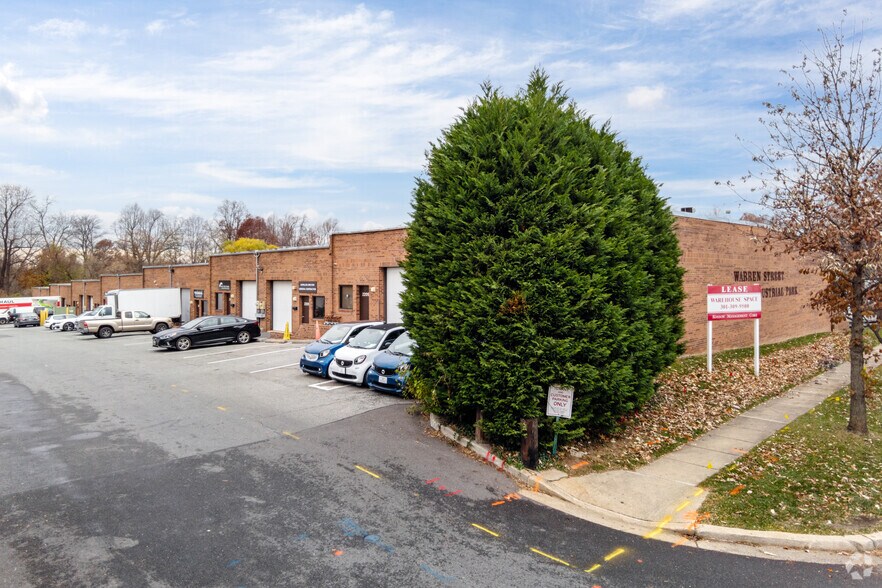 More Photos Of 2201-2353 Distribution Cir, Silver Spring Warehouse For Lease