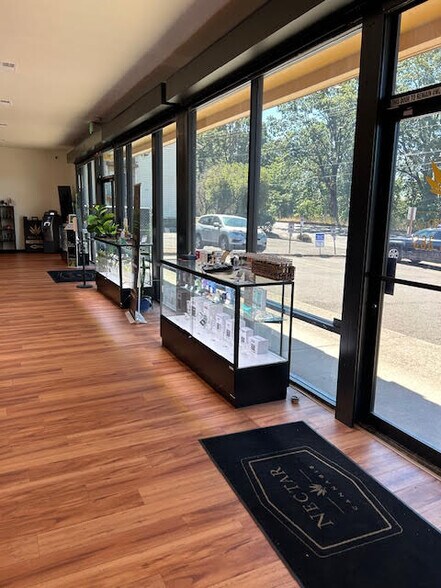 More Photos Of 6335 SE Harmony Rd, Milwaukie Freestanding For Sale