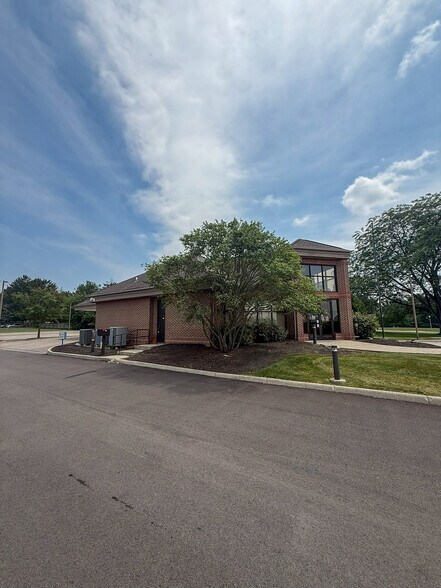 More Photos Of 220 Richland Rd, Marion Bank For Lease