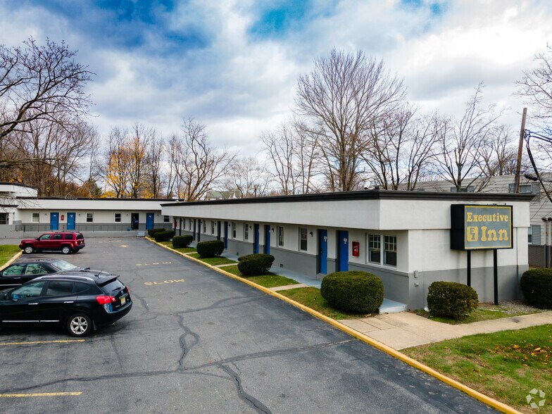 Primary Photo Of 4035 New Jersey 33, Tinton Falls Hotel For Lease