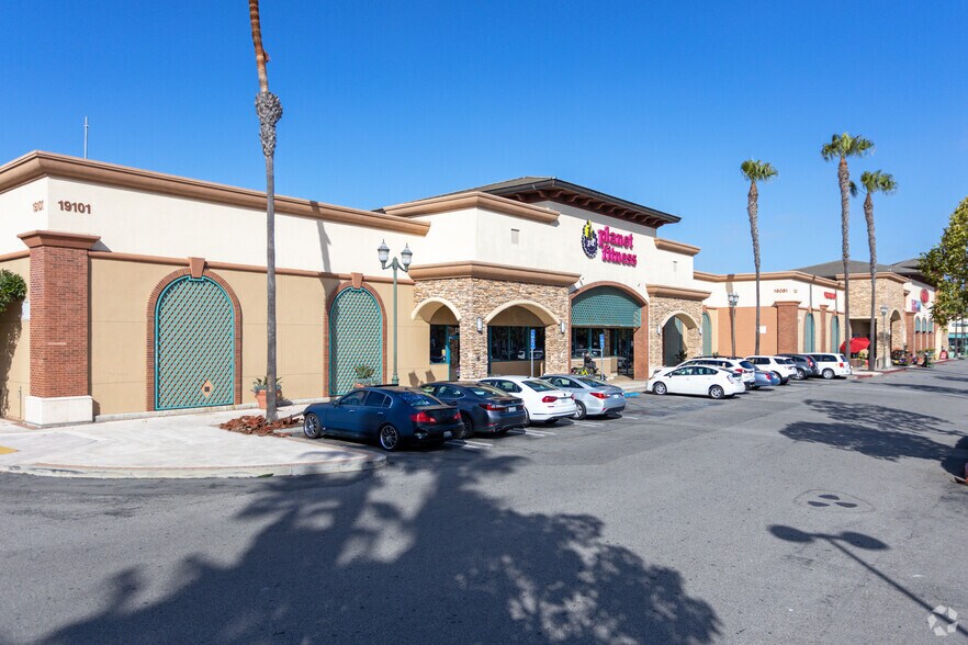 More Photos Of 19051-19101 Goldenwest St, Huntington Beach Unknown For Lease