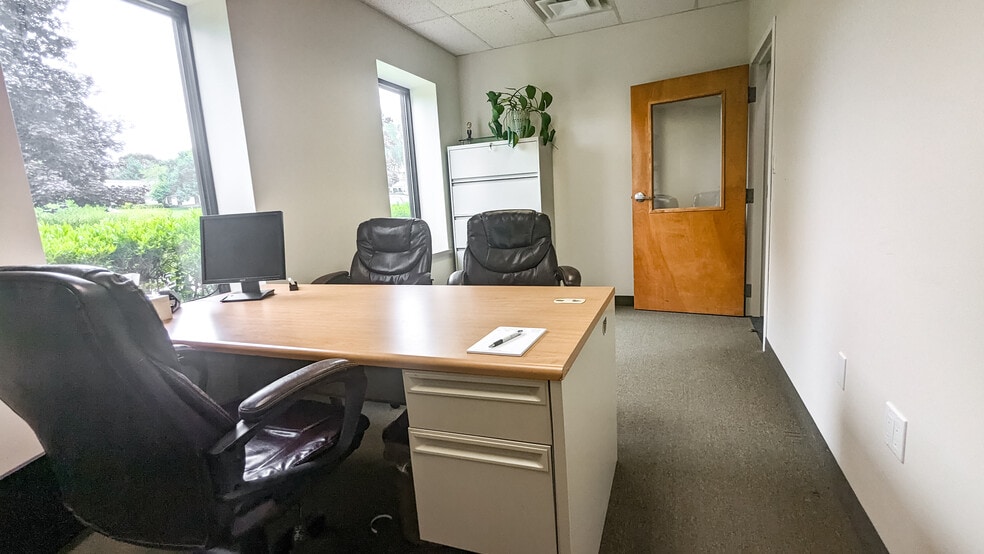 More Photos Of 20 Research Pky, Old Saybrook Light Manufacturing For Lease