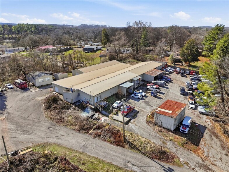 Primary Photo Of 2985 Hodges Switch Rd, Strawberry Plains Warehouse For Sale