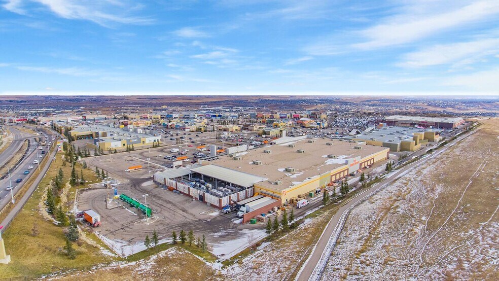 More Photos Of 11320 Sarcee Trl NW, Calgary Unknown For Lease