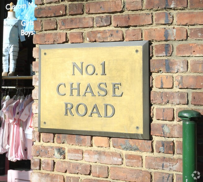 More Photos Of 1 Chase Rd, Scarsdale Office For Lease