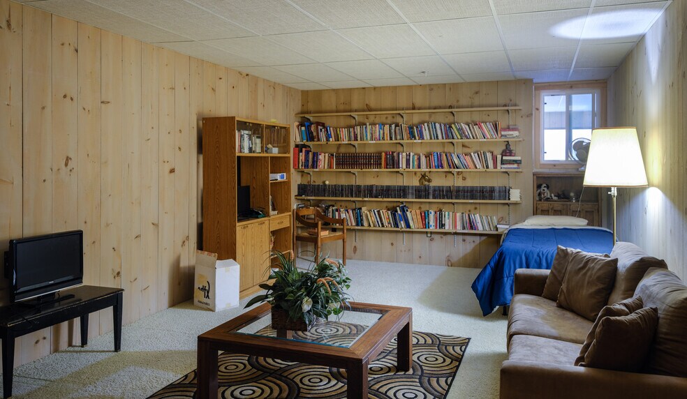 More Photos Of 35 Fawn Ledge Ln, Jamaica Religious Facility For Sale