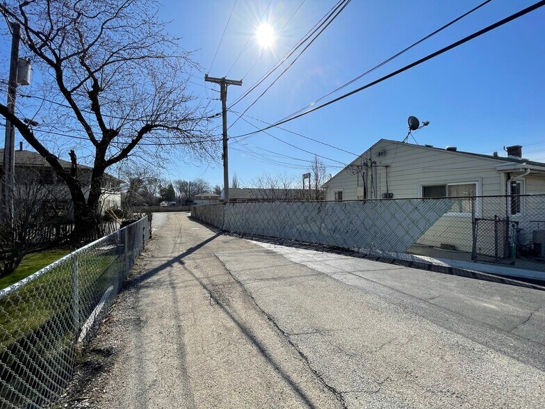 More Photos Of 511 Rockland Rd, Lake Bluff Land For Sale