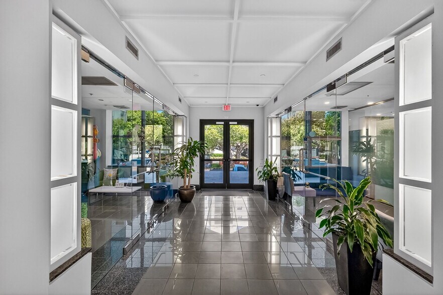 More Photos Of 2121 SW 3rd Ave, Miami Office For Lease