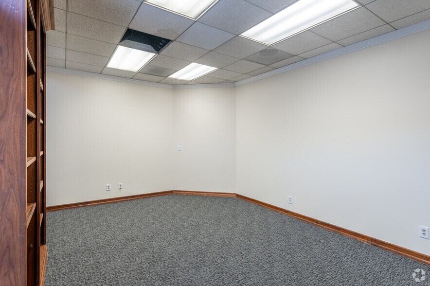 More Photos Of 171 S Anita Dr, Orange Medical For Lease