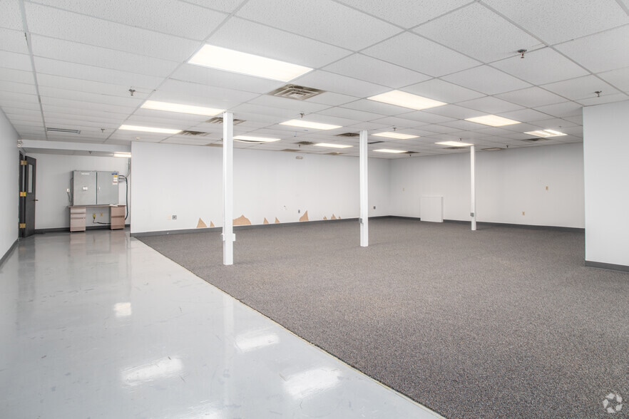 More Photos Of 135 Folly Mill Rd, Seabrook Office For Sale