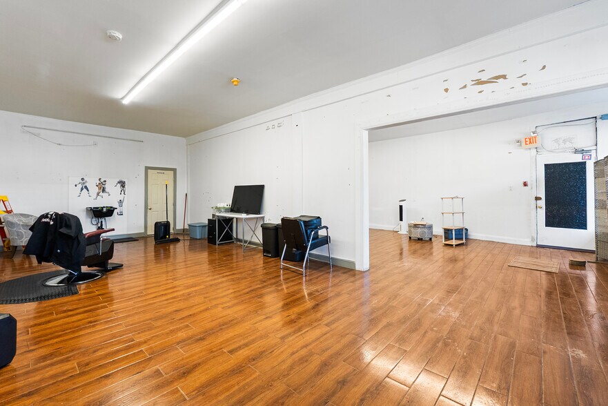 More Photos Of 215-223 N Black Horse Pike, Runnemede Apartments For Lease