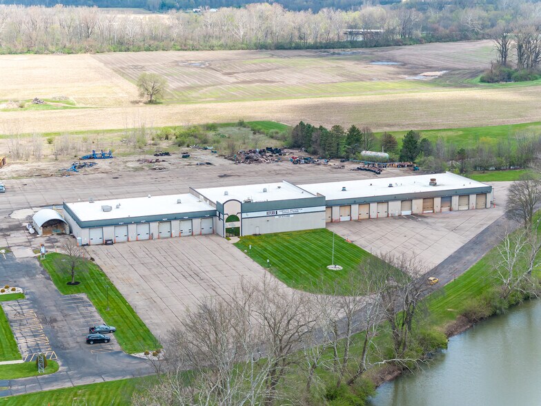 More Photos Of 106 Restoration Park Dr, Medway Service For Lease