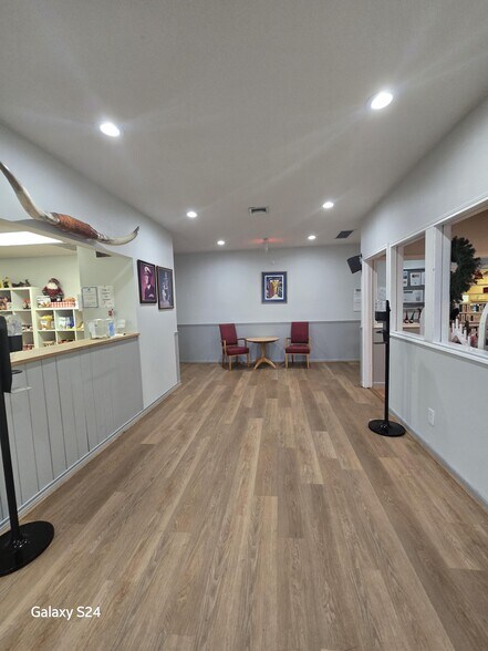 More Photos Of 4309 Young St, Pasadena General Retail For Sale