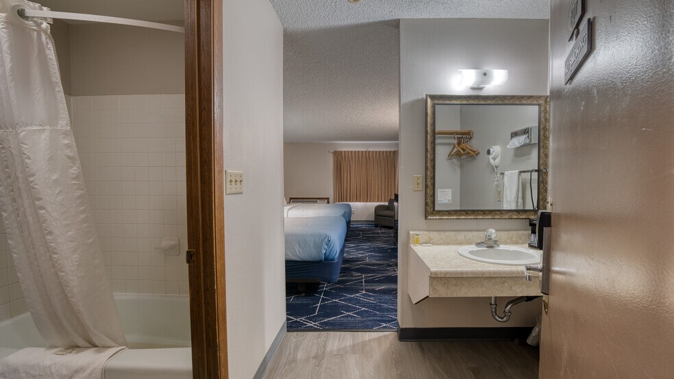 More Photos Of 2600 Whitewood Service Rd, Sturgis Hotel For Sale