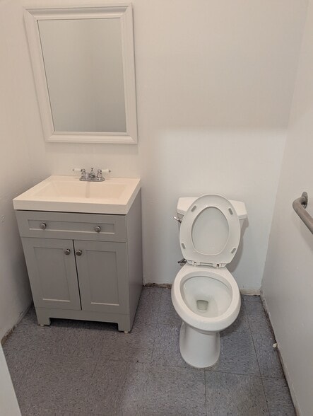 More Photos Of 10901 SE US Highway 441, Belleview Storefront Retail Office For Lease