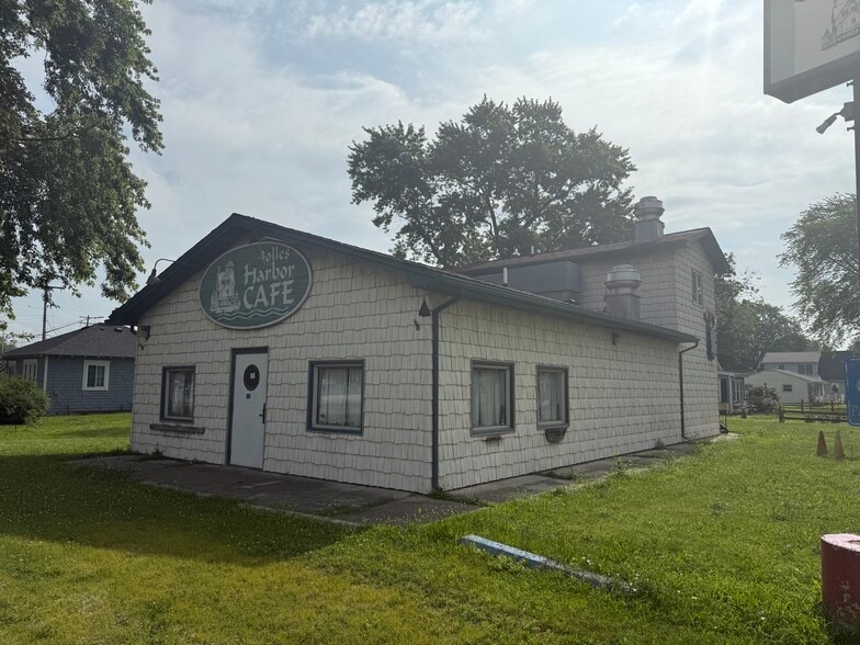 Primary Photo Of 13986 LaPlaisance Rd, Monroe Restaurant For Sale