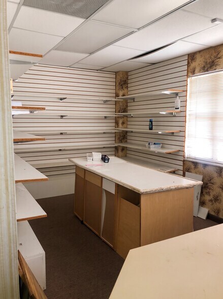 More Photos Of 302 W Main St, Bowling Green Healthcare For Sale