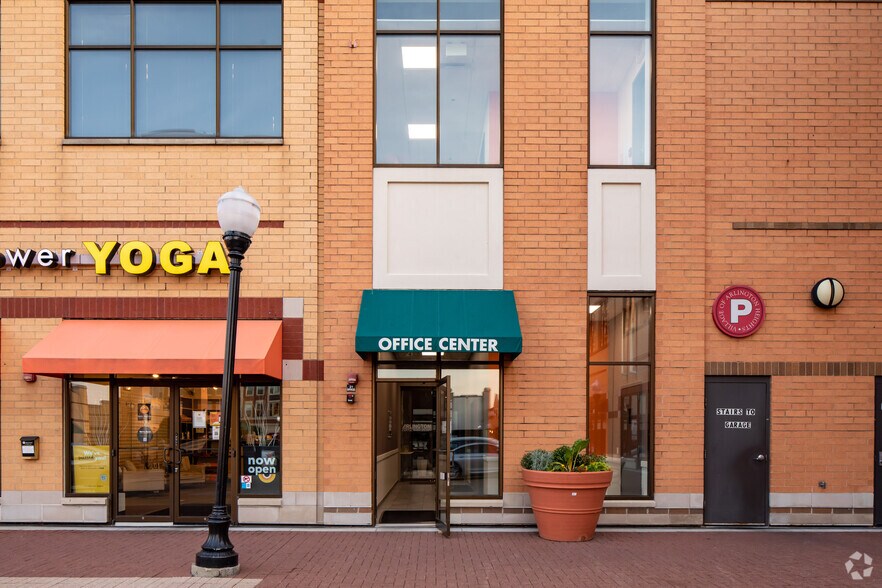 More Photos Of 3-31 S Evergreen Ave, Arlington Heights Coworking Space