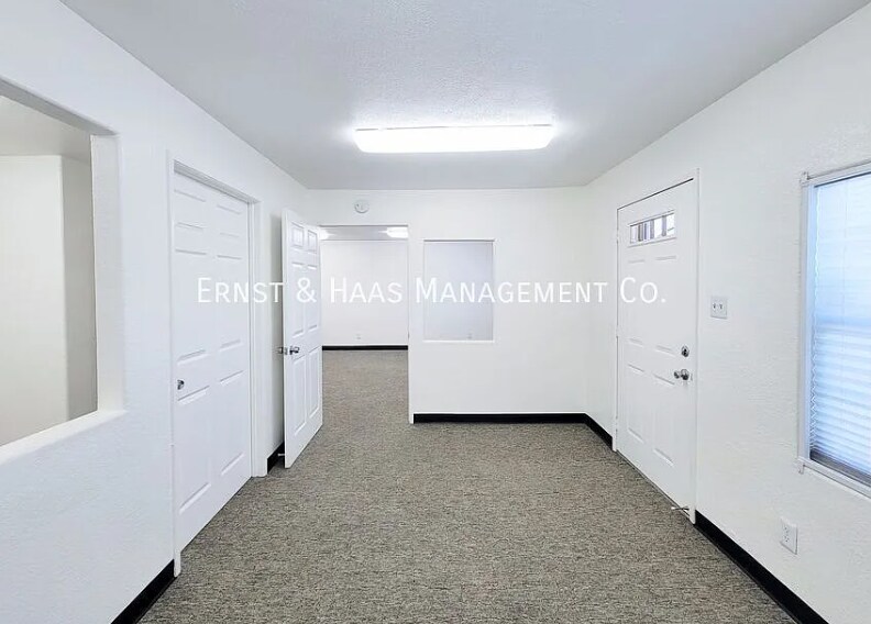 More Photos Of 5540 Atlantic Ave, Long Beach Office Residential For Lease