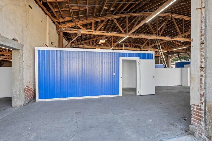 More Photos Of 707 E 7th St, Los Angeles Manufacturing For Lease