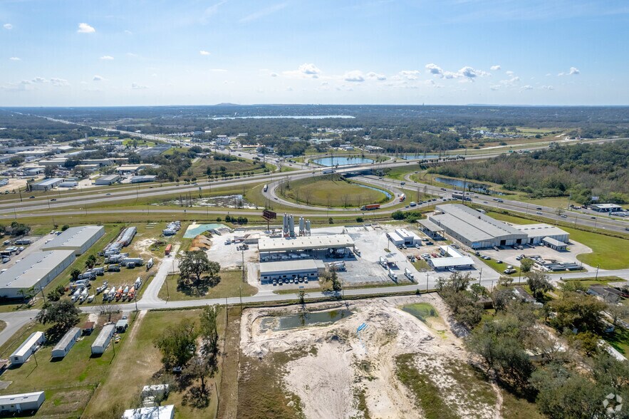 More Photos Of 2907 Brooks St, Lakeland Light Distribution For Lease