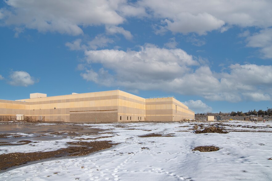 More Photos Of 14100 Lear Blvd, Reno Warehouse For Lease