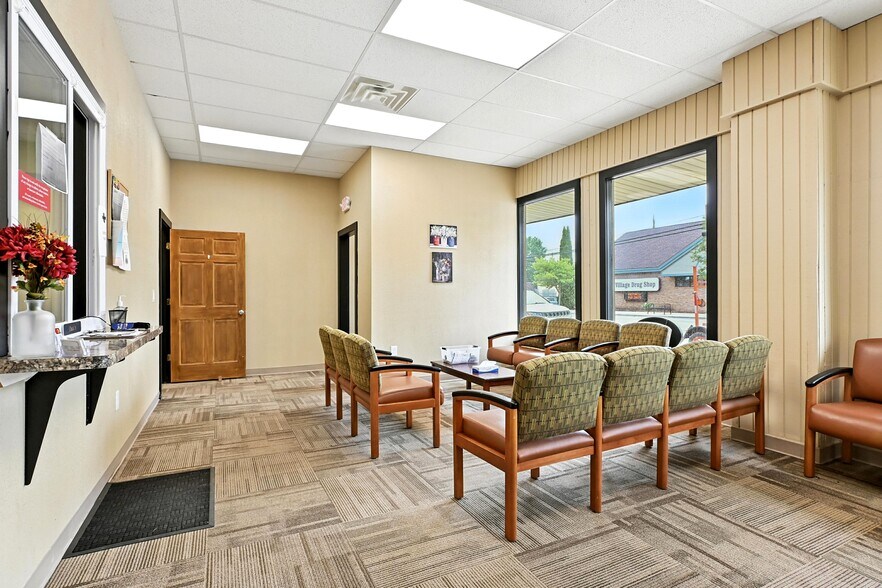 More Photos Of 110-114 W Grand River Ave, Webberville Storefront Retail Residential For Sale