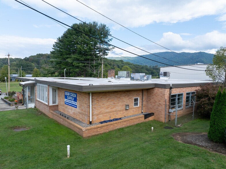 More Photos Of 30 New Treads Dr., Waynesville Light Distribution For Sale