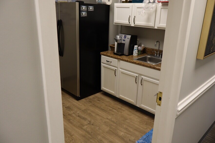 More Photos Of 330 Pelham Rd, Greenville Medical For Lease