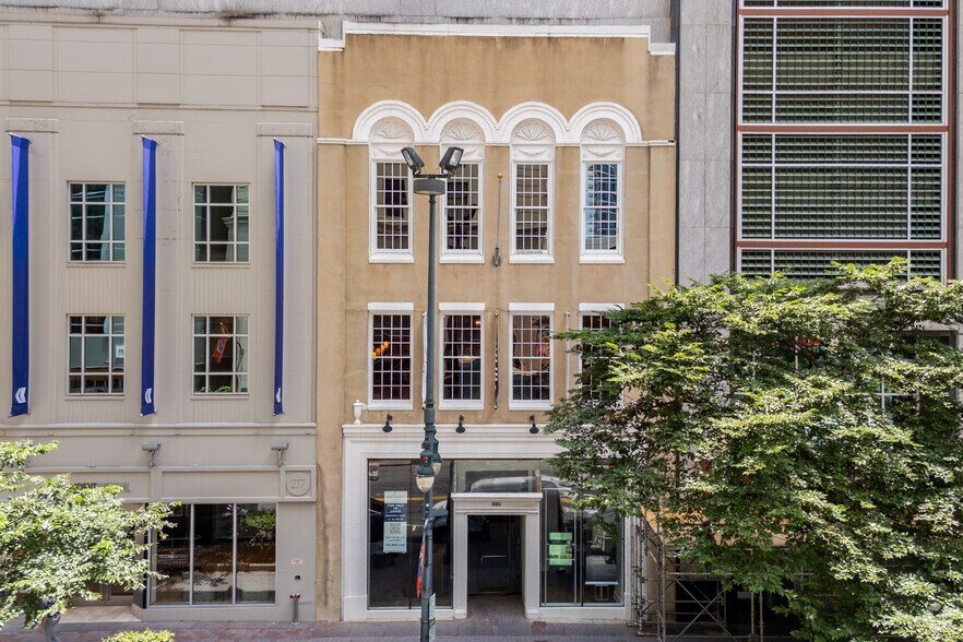 More Photos Of 221 S Tryon St, Charlotte Storefront Retail Office For Sale