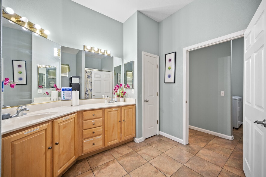 More Photos Of 9473 Heathman Way, Elk Grove Assisted Living For Sale