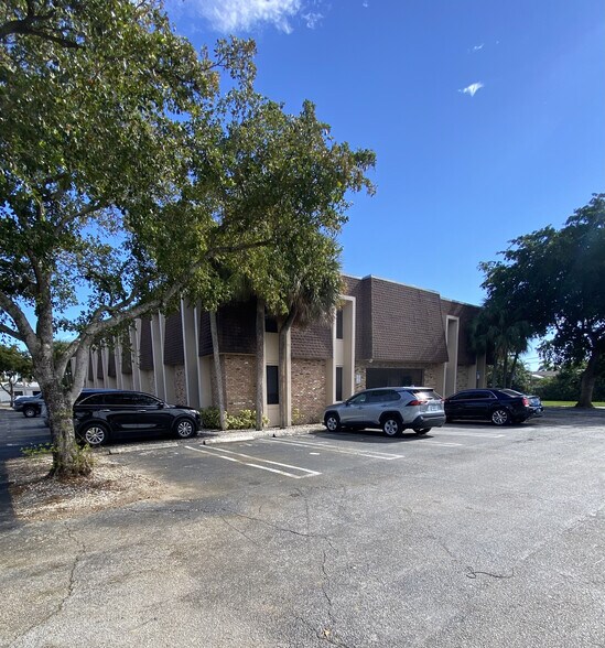 More Photos Of 3003 S Congress Ave, Lake Worth Medical For Sale