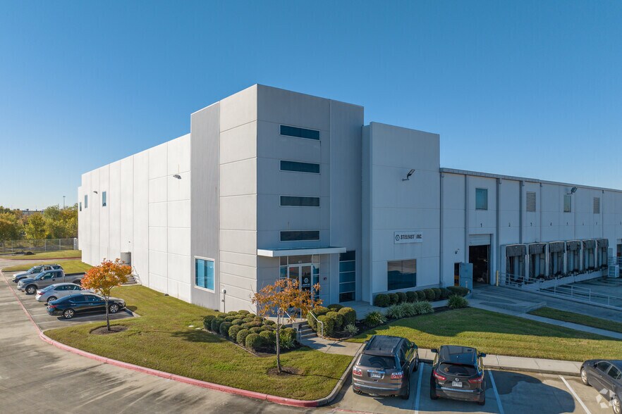 More Photos Of 531 Portwall St, Houston Distribution For Lease