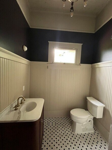 More Photos Of 1606 N Alamo St, San Antonio Office For Lease
