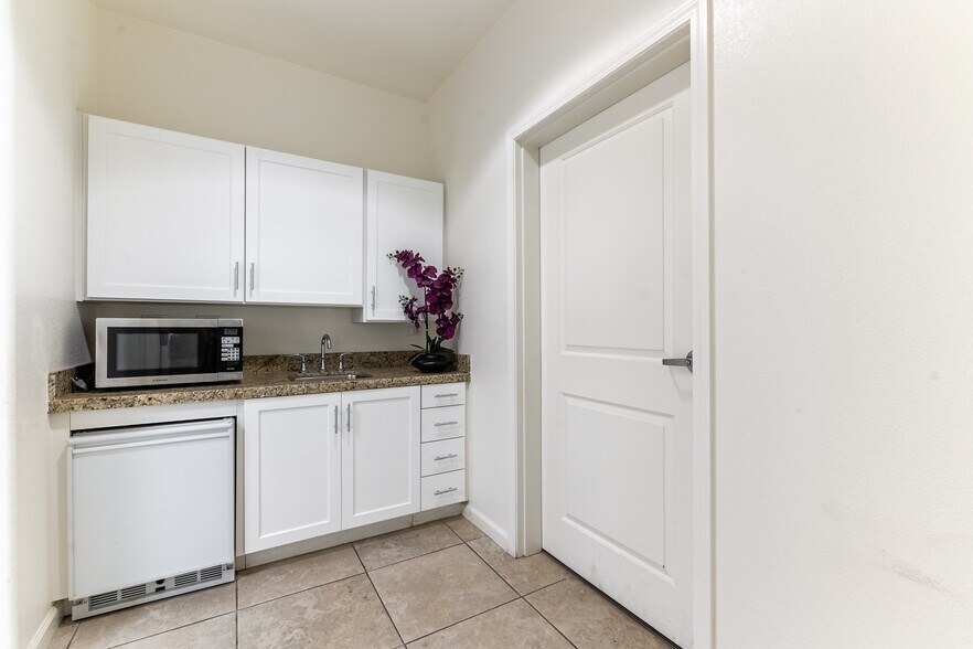More Photos Of 6415 S Tenaya Way, Las Vegas Light Distribution For Lease