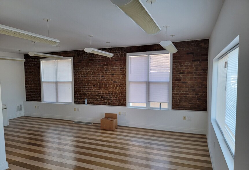 More Photos Of 18-24 Johnson Ave, Hackensack Medical For Lease
