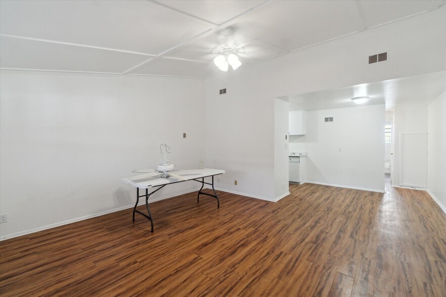 More Photos Of 4248 N 76th St, Milwaukee Storefront Retail Residential For Sale